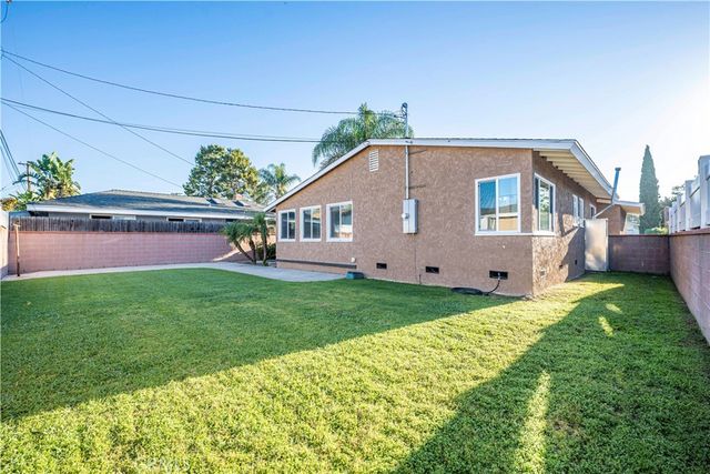 1821 Ostrom, Long Beach, CA 90815