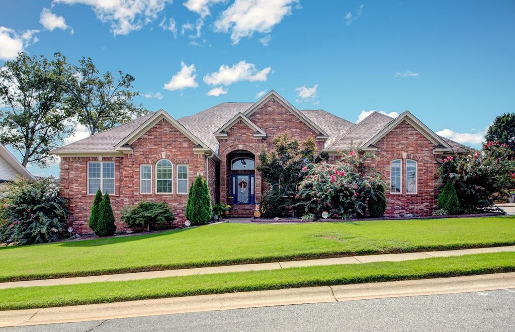 401 Suncrest Street, Bryant, AR 72022