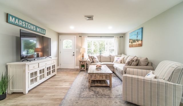 945 Santuit Newtown Rd, Barnstable, MA 02648