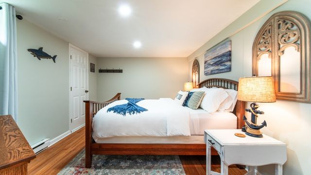 945 Santuit Newtown Rd, Barnstable, MA 02648