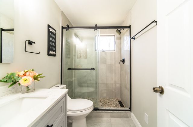 945 Santuit Newtown Rd, Barnstable, MA 02648