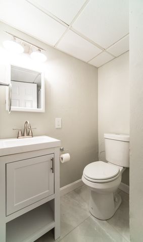 945 Santuit Newtown Rd, Barnstable, MA 02648