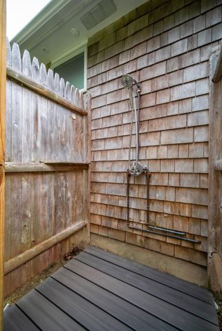 945 Santuit Newtown Rd, Barnstable, MA 02648