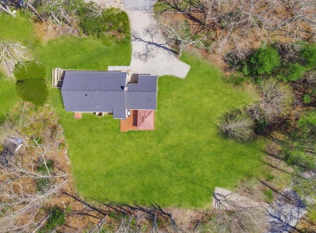945 Santuit Newtown Rd, Barnstable, MA 02648