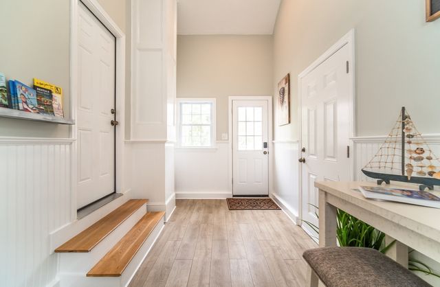 945 Santuit Newtown Rd, Barnstable, MA 02648