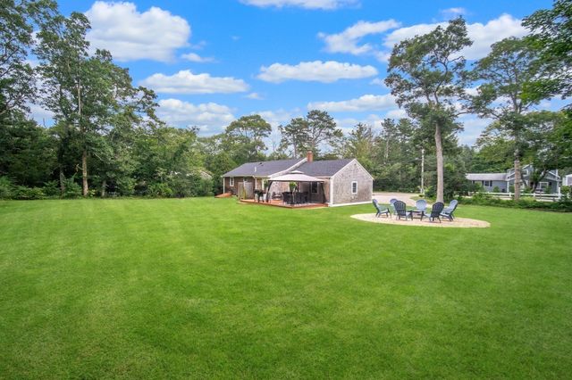 945 Santuit Newtown Rd, Barnstable, MA 02648