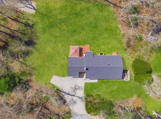 945 Santuit Newtown Rd, Barnstable, MA 02648