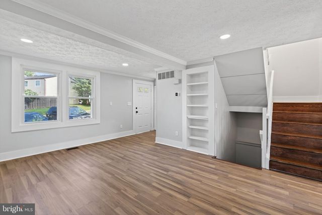 8336 CLAREMONT WOODS DR, Alexandria, VA 22309