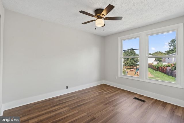 8336 CLAREMONT WOODS DR, Alexandria, VA 22309