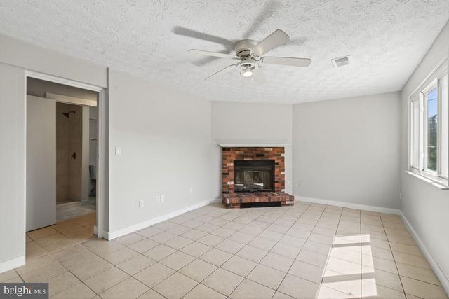 8336 CLAREMONT WOODS DR, Alexandria, VA 22309