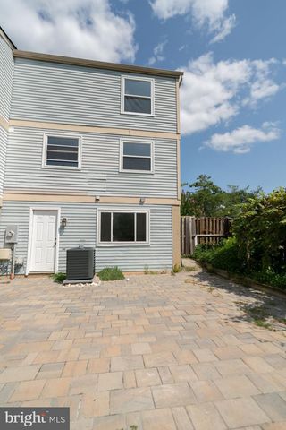 8336 CLAREMONT WOODS DR, Alexandria, VA 22309