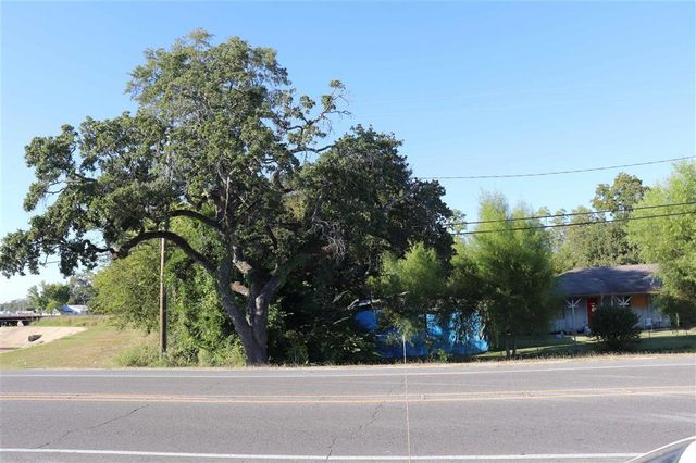 2705 E Napoleon Street, Sulphur, LA 70663