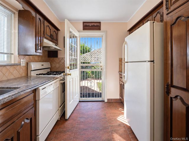 1610 Astor Avenue, Bronx, NY 10469