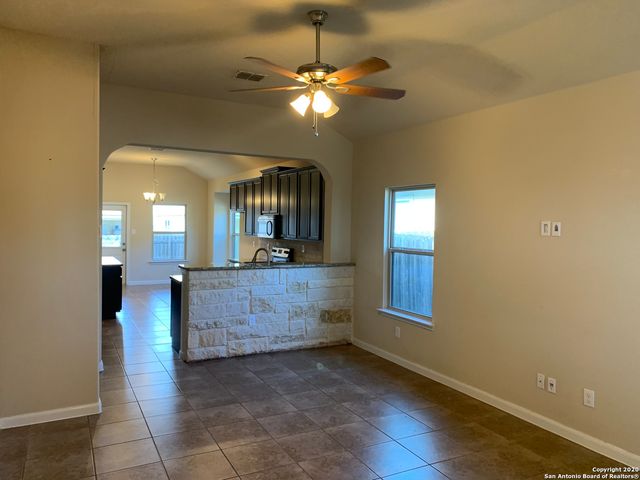3511 DUNLAP FLDS, Converse, TX 78109