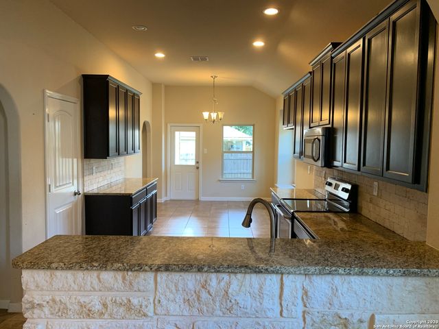 3511 DUNLAP FLDS, Converse, TX 78109