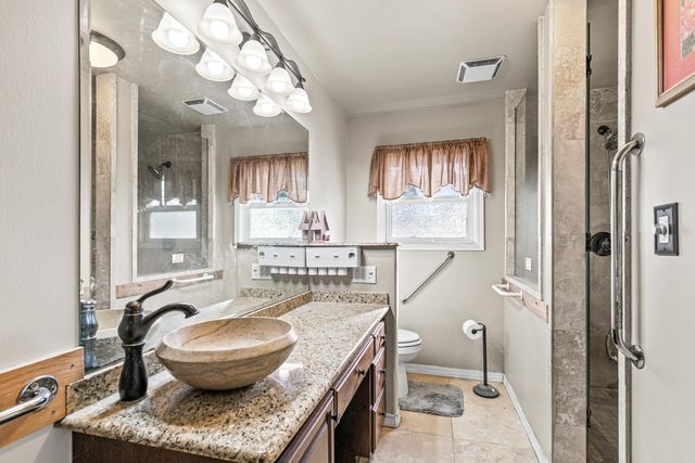 3200 Hanley Road, Central Point, OR 97502