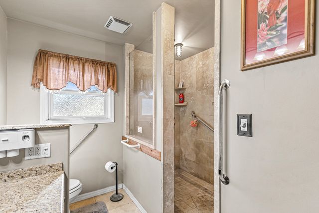 3200 Hanley Road, Central Point, OR 97502