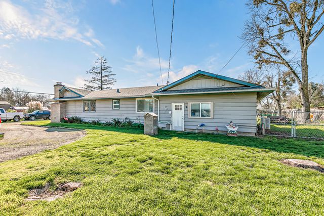 3200 Hanley Road, Central Point, OR 97502