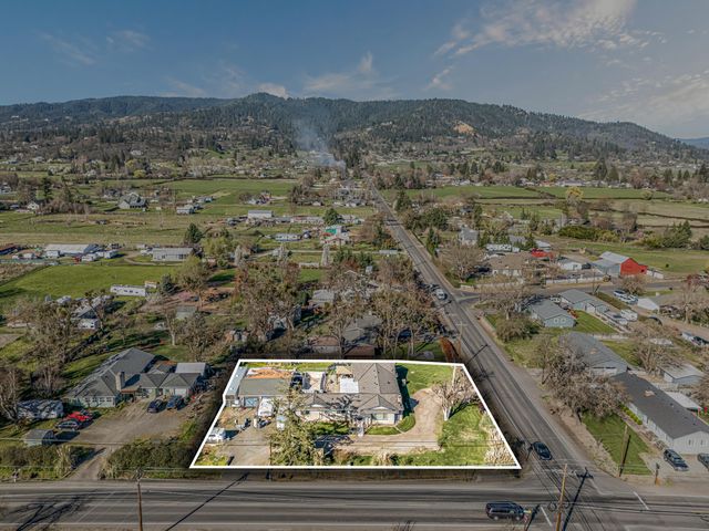 3200 Hanley Road, Central Point, OR 97502