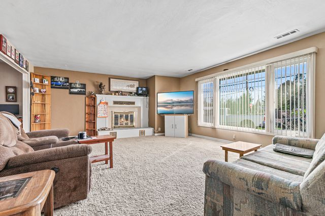 3200 Hanley Road, Central Point, OR 97502