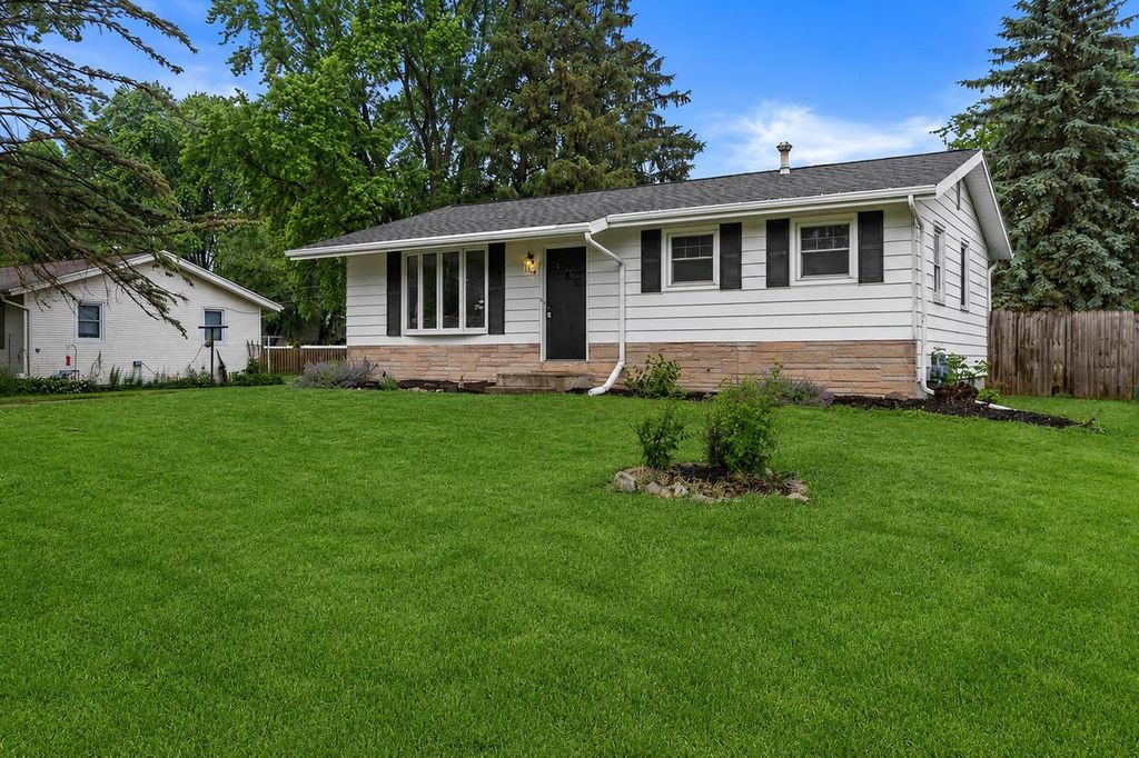 1204 Lisbon STREET, Watertown, WI 53098