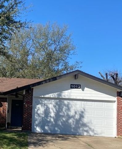 1013 SE 3rd Street, Grand Prairie, TX 75051
