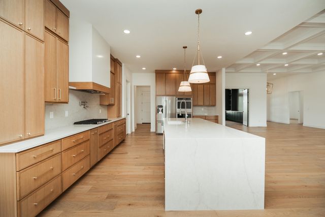 1551 S Millridge Court, Nixa, MO 65714