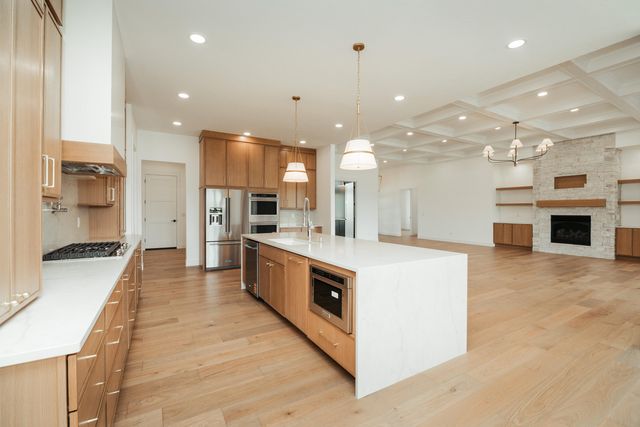 1551 S Millridge Court, Nixa, MO 65714