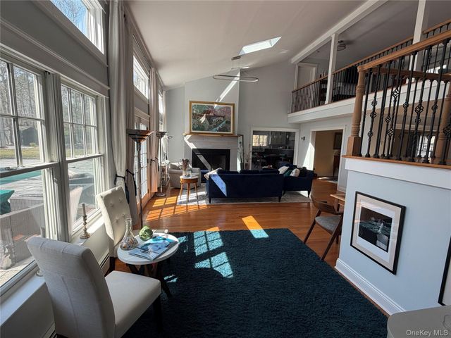 27 Deer Path, Quogue, NY 11959