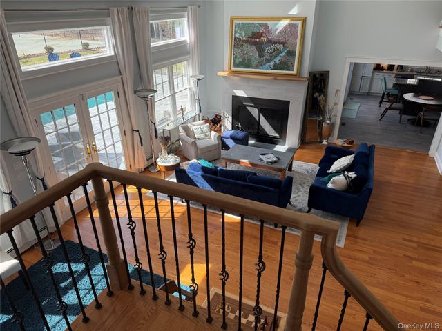 27 Deer Path, Quogue, NY 11959
