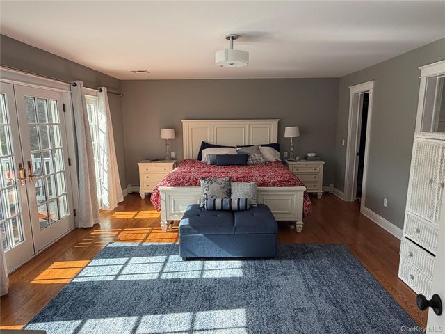 27 Deer Path, Quogue, NY 11959