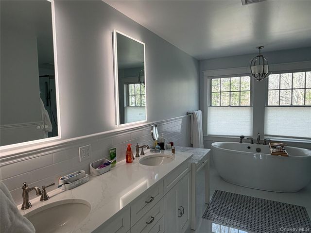 27 Deer Path, Quogue, NY 11959