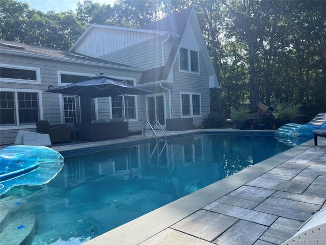 27 Deer Path, Quogue, NY 11959