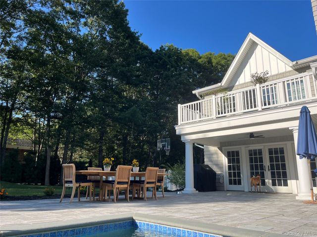 27 Deer Path, Quogue, NY 11959