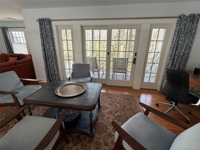 27 Deer Path, Quogue, NY 11959