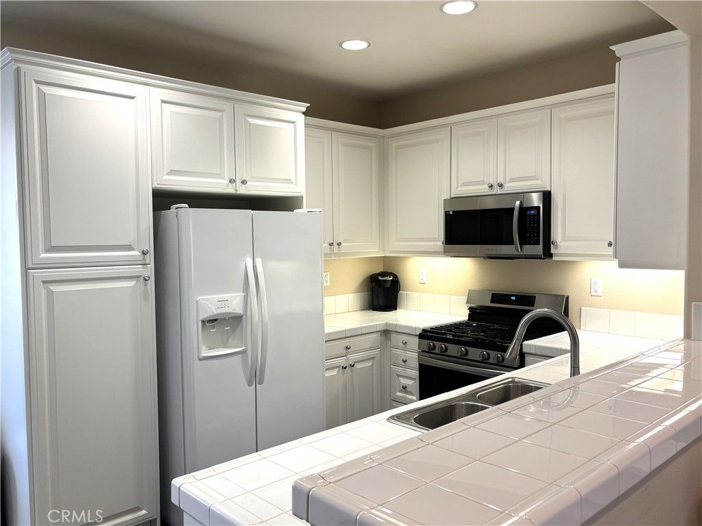 Image 5 of property listing at 17871 Shady View Drive 704, Chino Hills, CA 91709