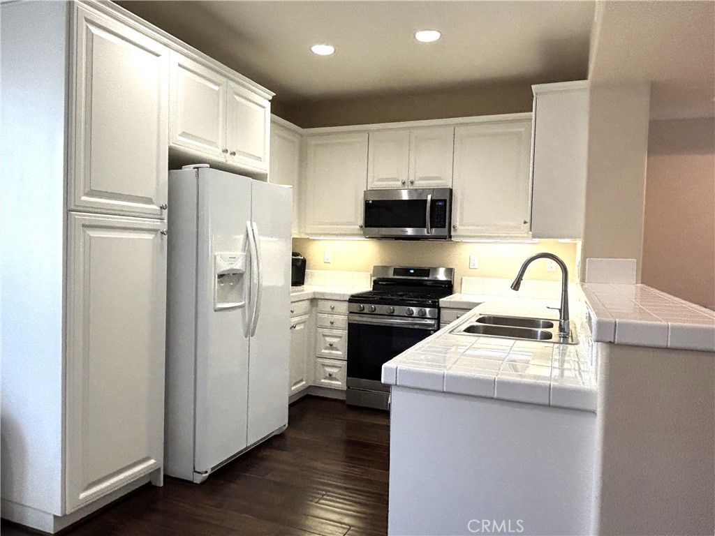 Image 6 of property listing at 17871 Shady View Drive 704, Chino Hills, CA 91709