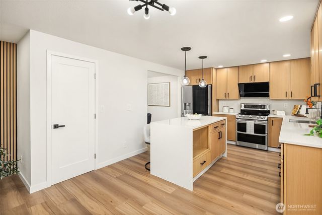 3328 168th Place SE, Bellevue, WA 98008