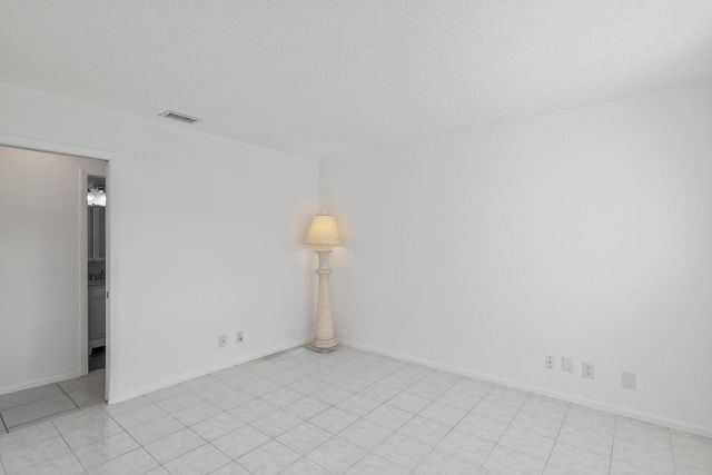 2727 Dudley Drive W G, West Palm Beach, FL 33415