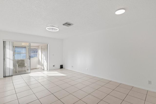 2727 Dudley Drive W G, West Palm Beach, FL 33415