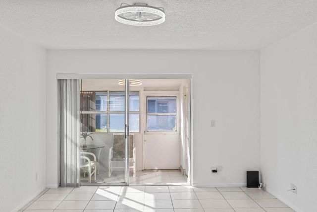 2727 Dudley Drive W G, West Palm Beach, FL 33415