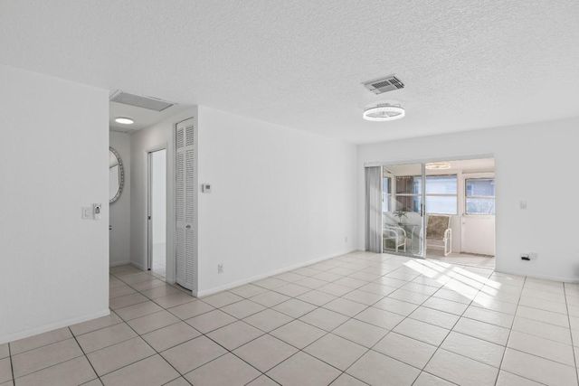 2727 Dudley Drive W G, West Palm Beach, FL 33415