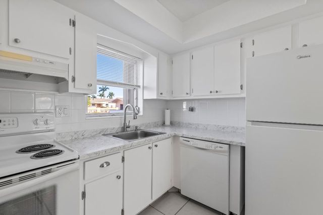 2727 Dudley Drive W G, West Palm Beach, FL 33415