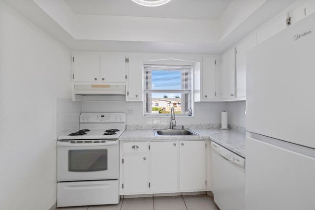 2727 Dudley Drive W G, West Palm Beach, FL 33415