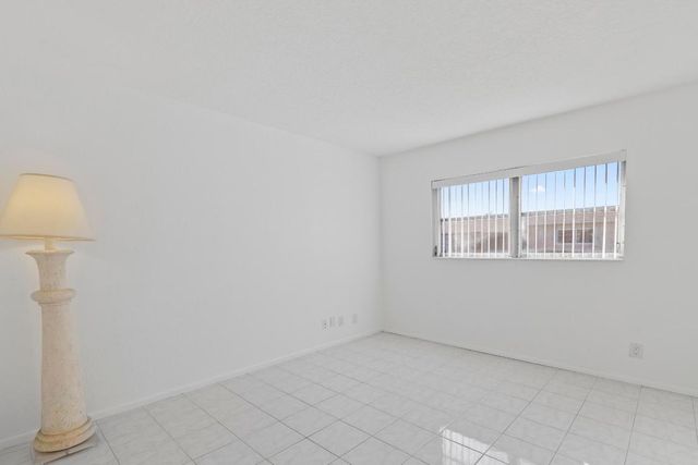 2727 Dudley Drive W G, West Palm Beach, FL 33415