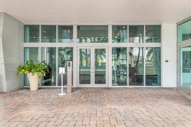 335 S Biscayne Blvd LPH-02, Miami, FL 33131