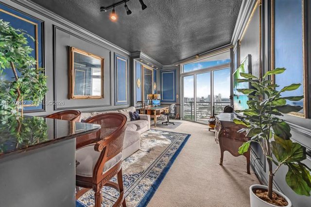 335 S Biscayne Blvd LPH-02, Miami, FL 33131