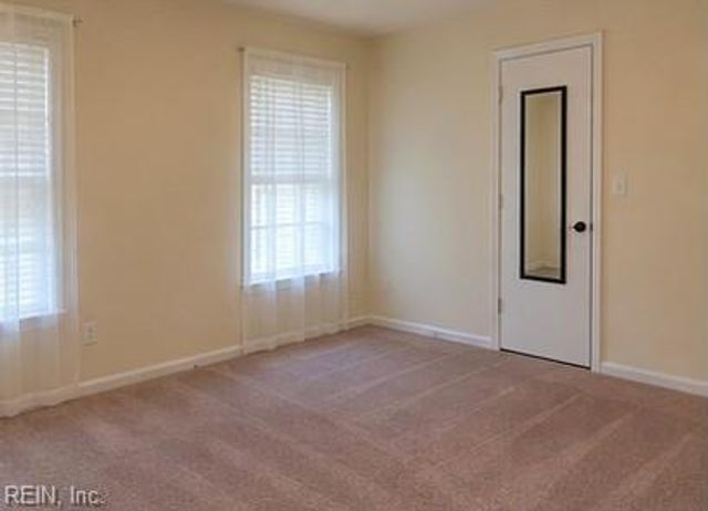 208 Henwick CT, Chesapeake, VA 23320