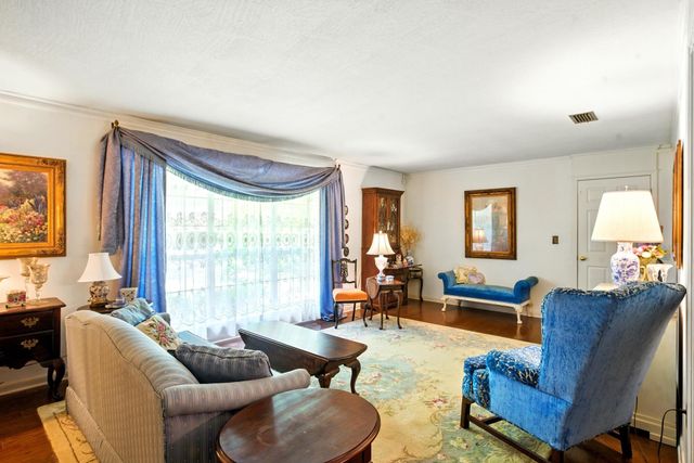 1004 Estelle St., Hattiesburg, MS 39402