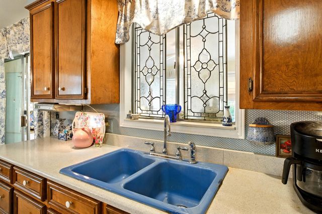 1004 Estelle St., Hattiesburg, MS 39402